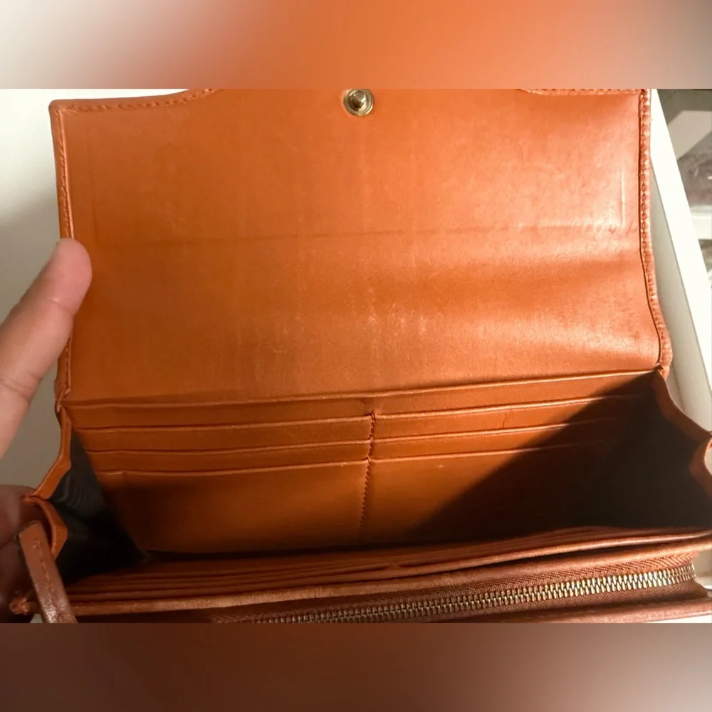 Gucci Brown Embossed Leather Continental Wallet with Double G Hardware. - Picture 6 of 8